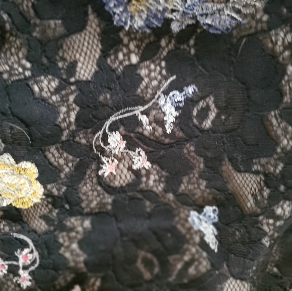 BCBG lace embroidery skirt size M - Picture 4 of 4